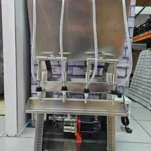 4 Head Bottle Filler with pump